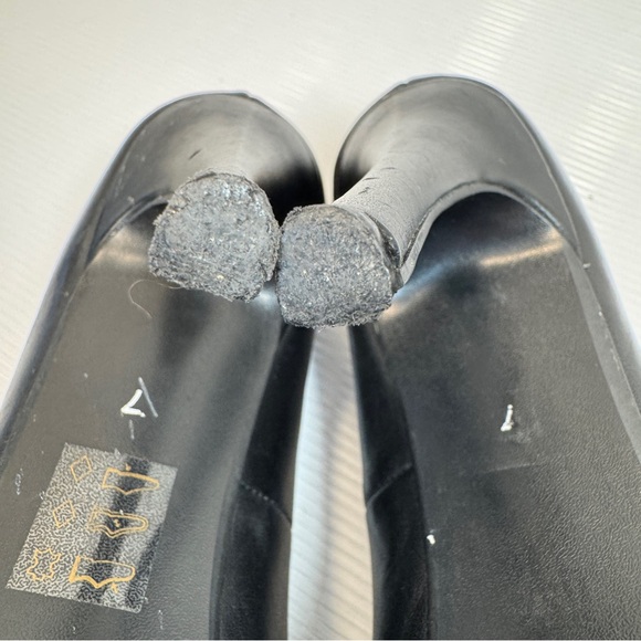 Call it Spring Black Leather Platform Heels Size 7 - Picture 10 of 13